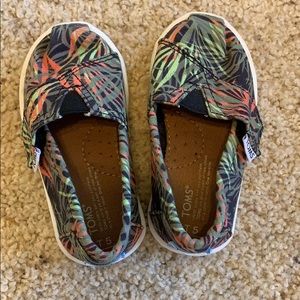 EUC Toddler Toms